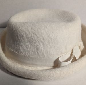 Vintage Ladies Hats. White Felt and Black Straw Rollers. 1950s.